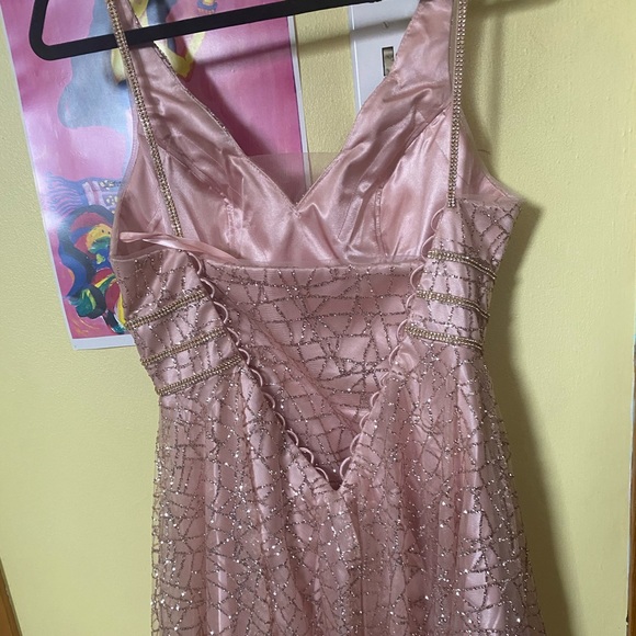 Sparkly Homecoming Dress! - Picture 6 of 6